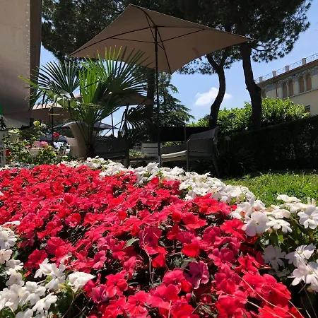 Hotell International Sirmione