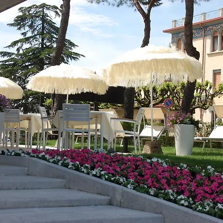 Hotell International 3*
